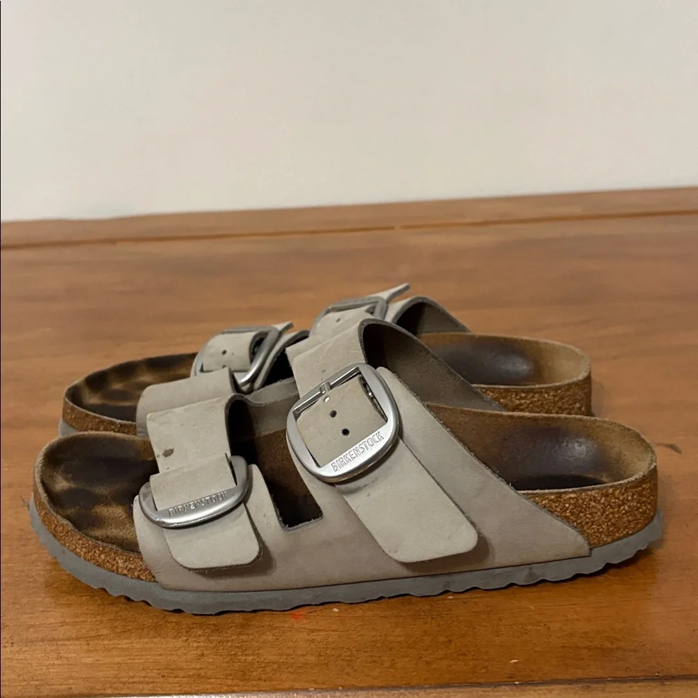Birkenstock Tan  Sandals with Buckles Size 8 - Picture 4 of 16